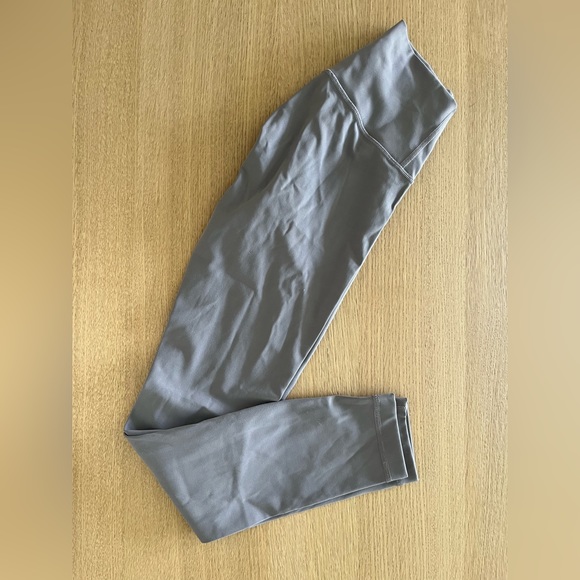 Lululemon 7/8 wunder under luxtreme size 2 - Picture 2 of 3